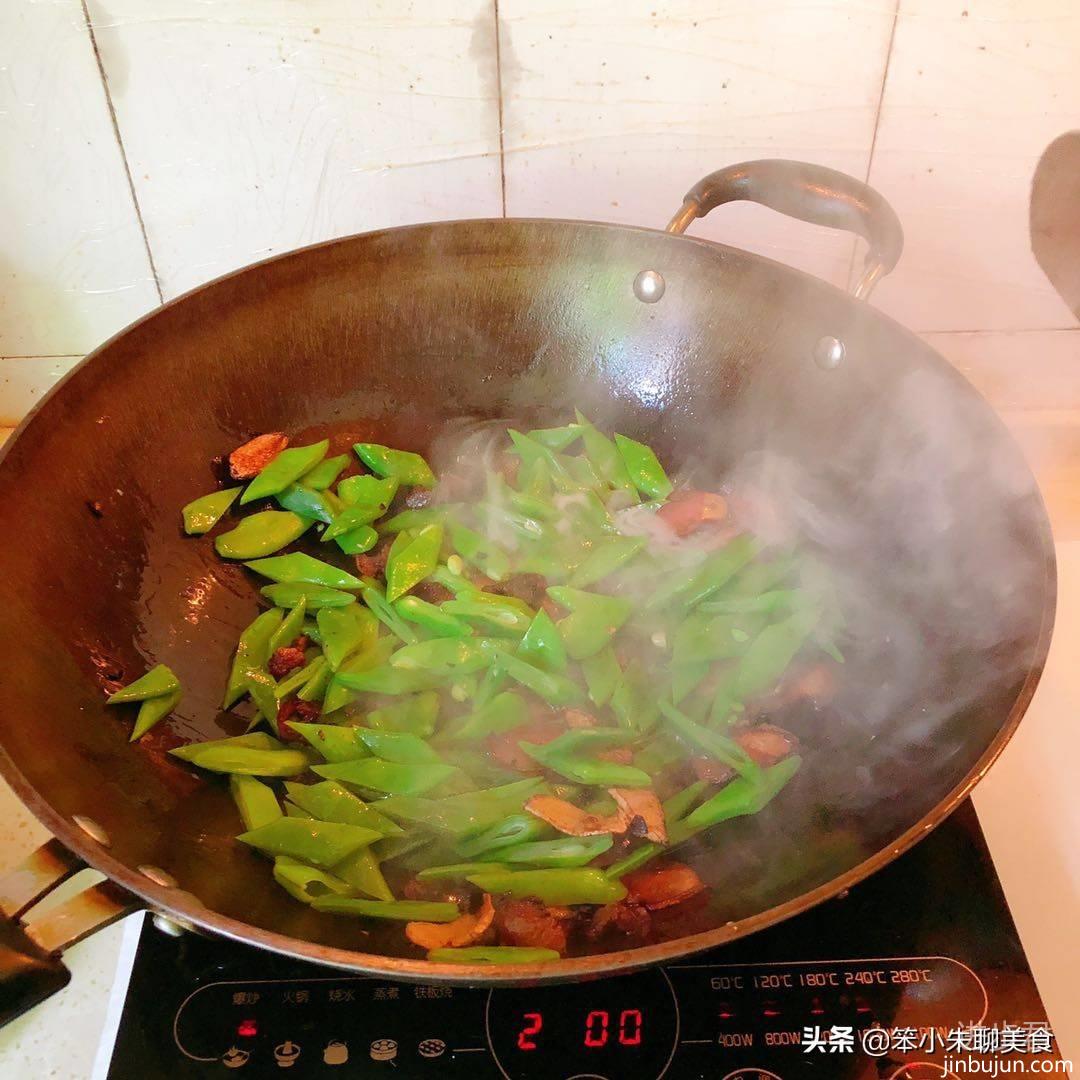 酱肉爆炒长芸豆，酱香豆清香齿颊留香！早饭就做这道菜