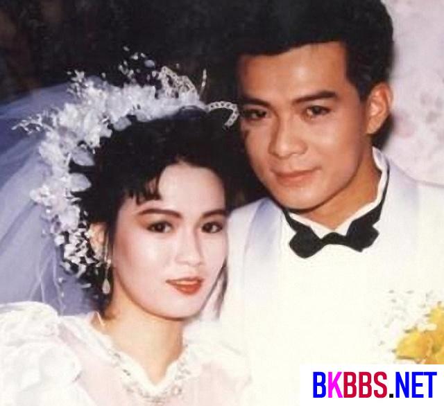 凭《楚留香》出道，演戏13年不红，30年前嫁给了“郭靖”！