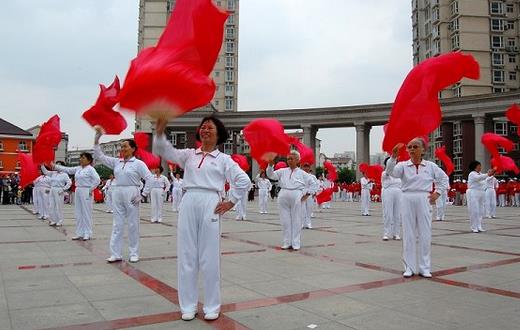 老人跳广场舞7大注意事项