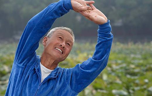 不同年龄段老人如何选择运动方式