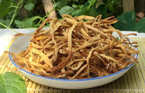 食以载道的黄花菜，安神除烦护肤美颜