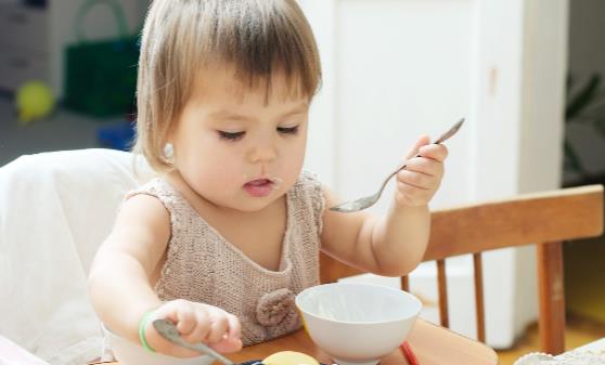 宝宝多大添加辅食比较合适  宝宝辅食的添加原则分享