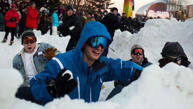 西雅图近6000人打雪仗刷新吉尼斯纪录，打破韩国2010年纪录