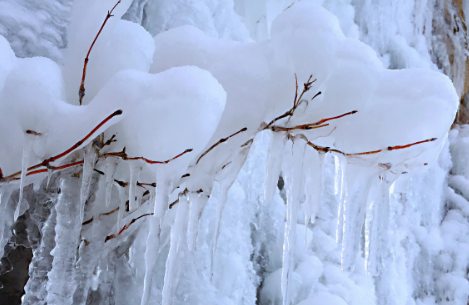 哈尔滨冰雪大世界离哪个火车站近3