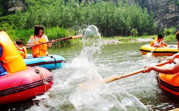 漂流可以三个人吗？漂流能坐几个人？(2)