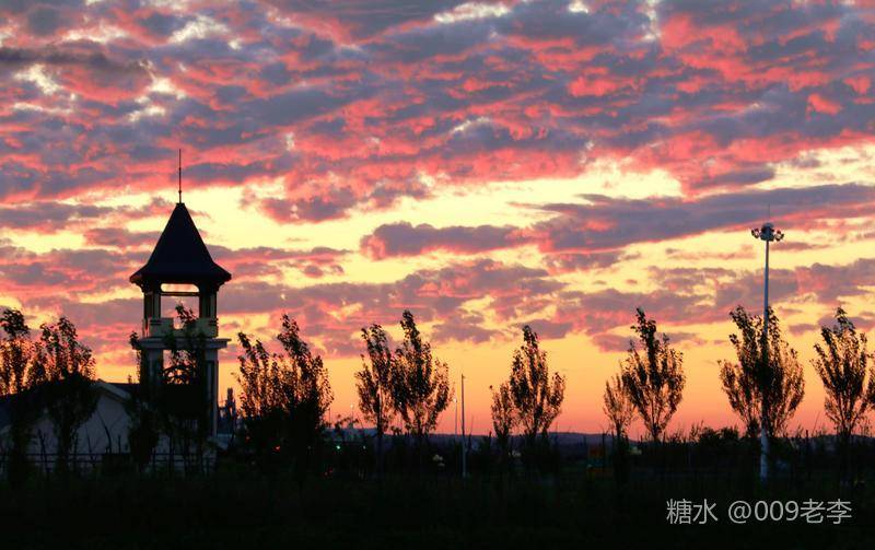 密山市东南中俄边境，有这么一个湖，景色浑然天成