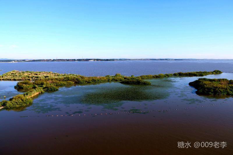 密山市东南中俄边境，有这么一个湖，景色浑然天成