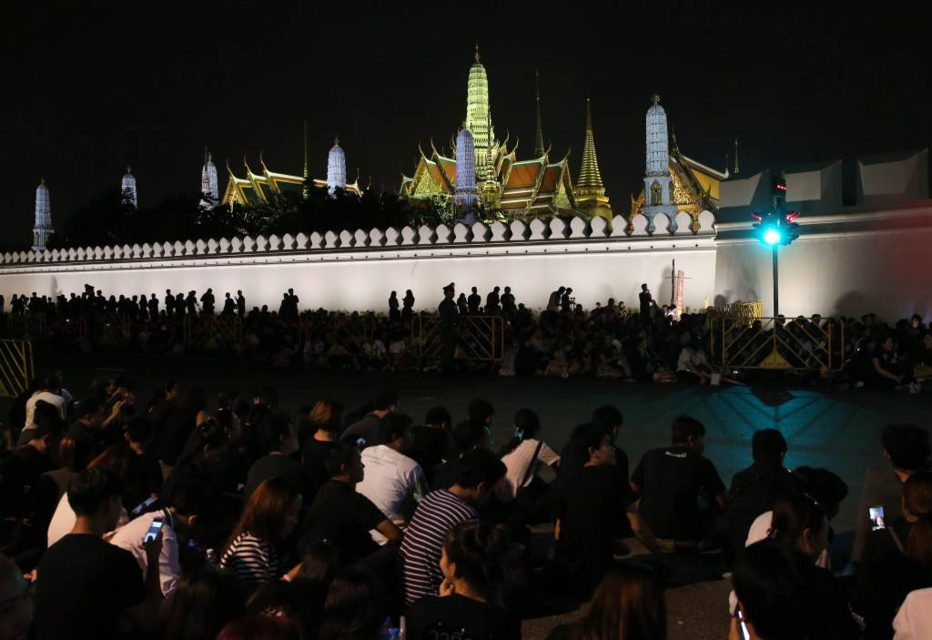 泰国民众祭奠已逝国王