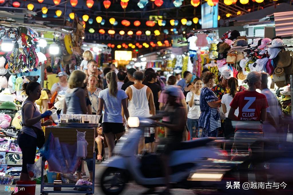 越南芽庄大量外国人聚居，中国人和俄罗斯人最多，连菜单都是中文