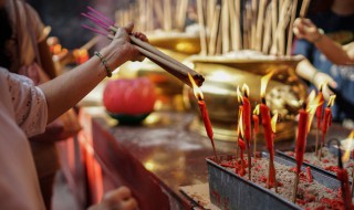 山东中元节在外地怎么祭拜（山东中元节上坟是提前还是当天去）