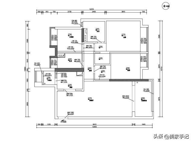 广州夫妻130㎡的家，仅凭一个客厅就圈粉无数，不要电视墙太香了