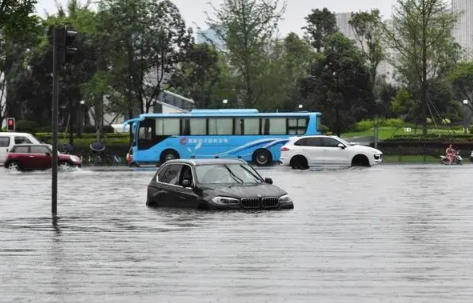 成都7月份雨水多吗2