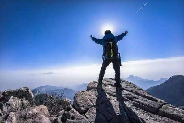 登山有风险 小心加谨慎 驴友户外登山旅游注意事项有哪些