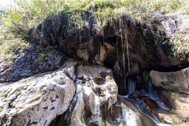 华蓥山洞中天河景区