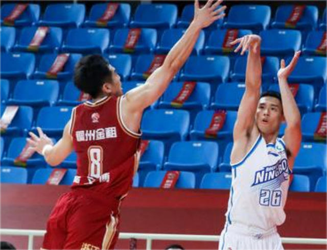 蒋帅出场24分钟,投篮11中4得到10分3篮板1抢断