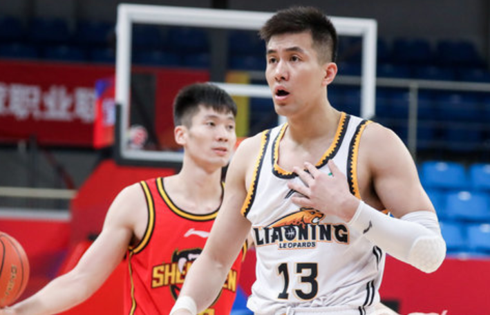 郭艾伦向球迷致歉 郭艾伦回应罚款事件