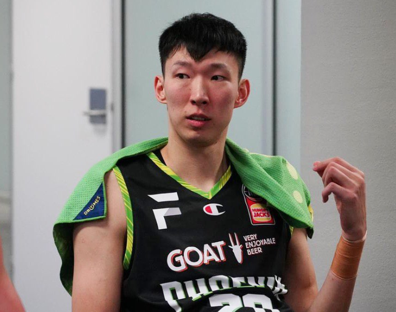 nbl常规赛周琦对阵珀斯野猫仅出战7分50秒,得到2分1篮板