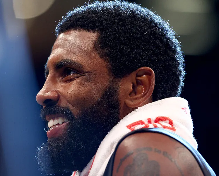 曝欧文对纳什感到不满 欧文因个人原因缺席比赛 连纳什都联系不上他 欧文对纳什 纳什 欧文