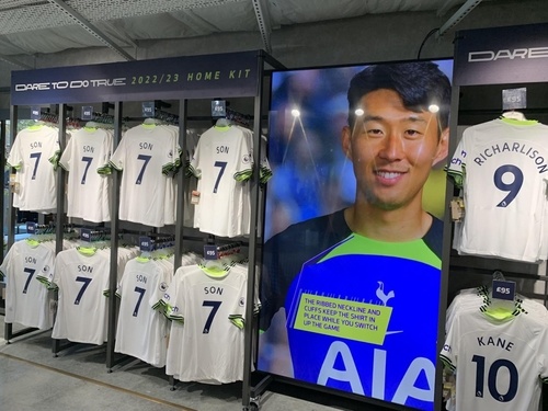 人气爆棚!韩联社:凯恩每卖出一件球衣孙兴慜可卖出五件