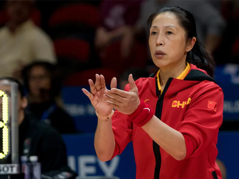 女篮助教郑薇简历,女篮教练郑薇简介