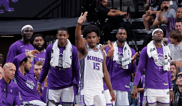 射疯了!国王全场三分29中20,命中率高达61.3%