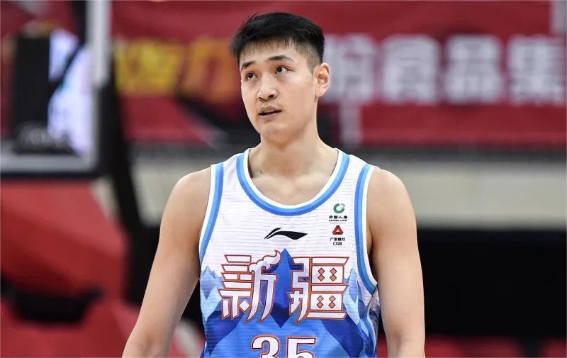 新疆球员刘力鹏,新疆男篮35号刘力鹏,cba新疆队刘力鹏,新疆篮球刘力鹏