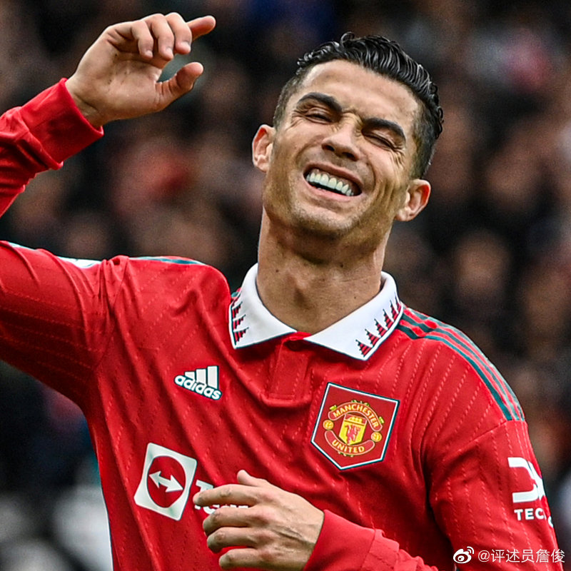 詹俊:c罗的敌人不是滕哈格,而是内心的骄傲,他得接受现实