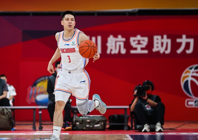 两双到手!袁堂文全场投篮10中5,得到12分4篮板11助攻