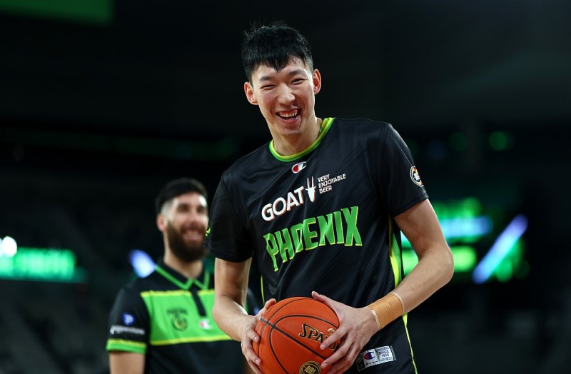 澳洲nbl联赛:凤凰加时战胜36人,周琦得到5分3篮板1盖帽