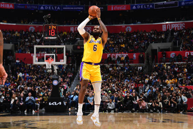 明日战国王,沃克出战成疑,詹姆斯不太可能出战