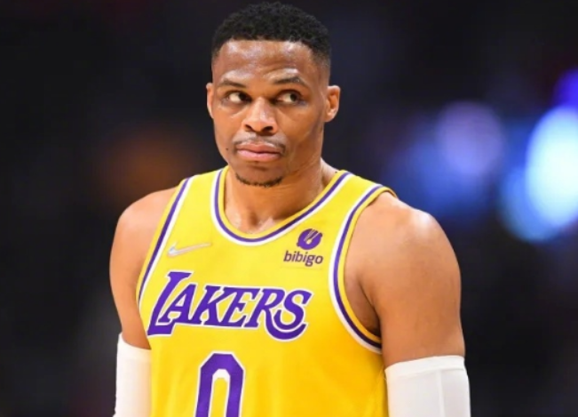 威少6分20板19助攻