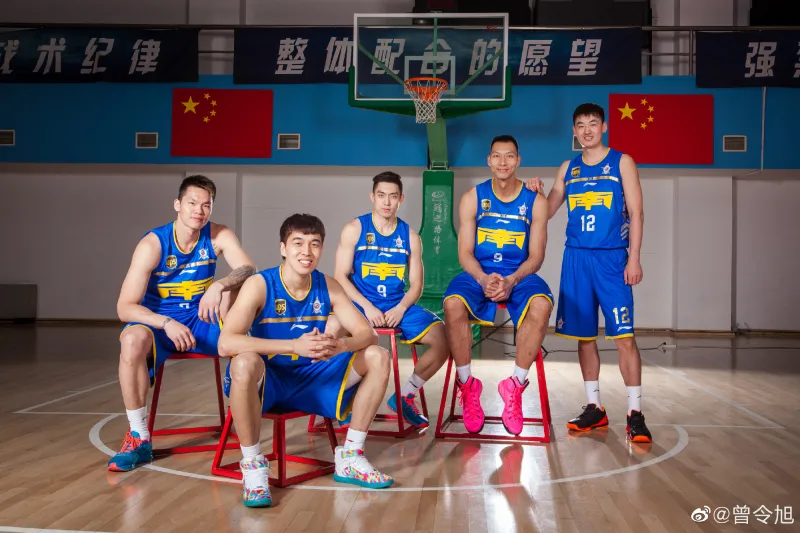 》【谣言板】曾令旭晒出2015年CBA全明星照片:七年过去了