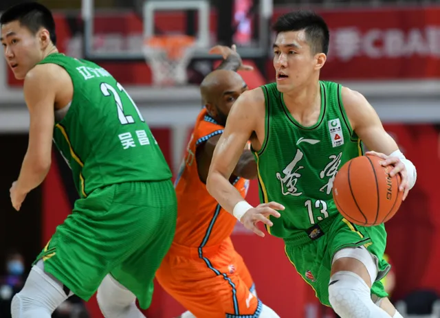 郭艾伦:辽宁完成重磅签约 郭艾伦与辽宁的合同 辽宁男篮郭艾伦为什么不上场 辽宁男篮郭艾伦