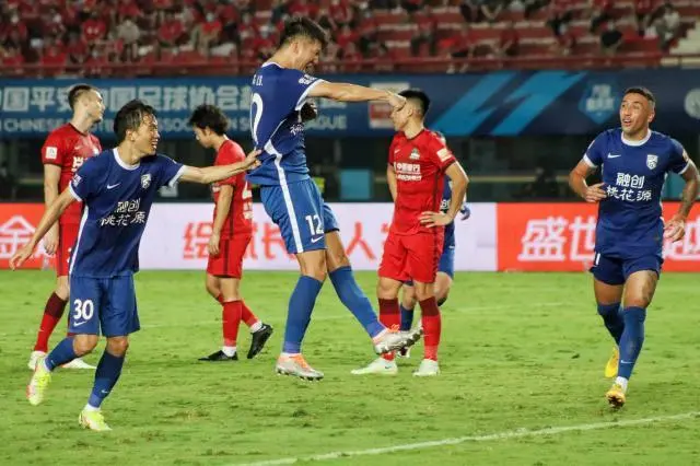 媒体人热议三镇首败:坎特太牛了,泰山这卫冕机会又来了?