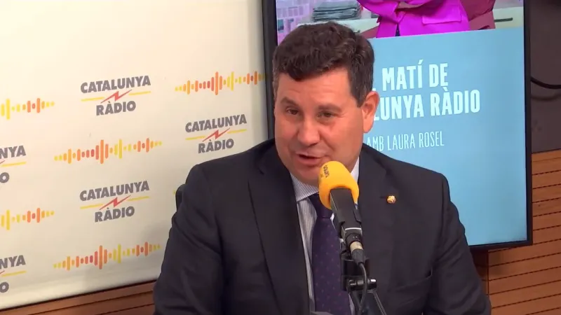 巴萨阻止梅西加盟巴黎 梅西正式加盟巴萨 记者:梅西将与巴萨续约十年 梅西加盟巴萨