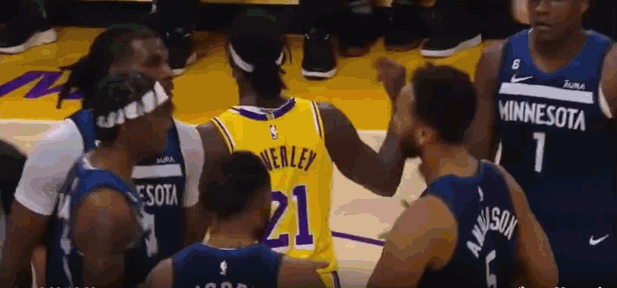 贝弗利正式加入球队