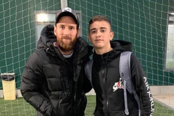 金球奖梅西投票,梅西金球奖投票给谁,2018年金球奖梅西投票顺位,梅西在诺坎普展示金球奖