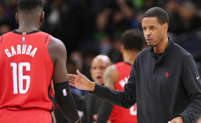 加鲁巴:我比上赛季表现更好了,我感觉我能提供很大帮助