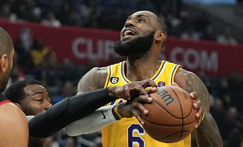 詹姆斯腹股沟什么时候伤的 詹姆斯腹股沟拉伤复出