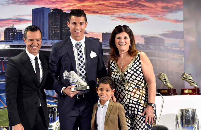 ta:滕哈格表态没有c罗更好+会反击,内部也质疑c罗是在装病