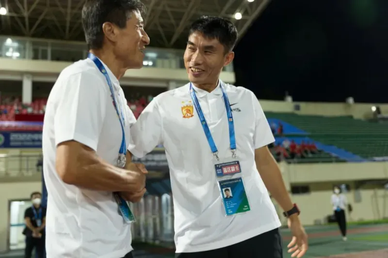 曝郑智有望顶薪续约广州队,广州队郑准