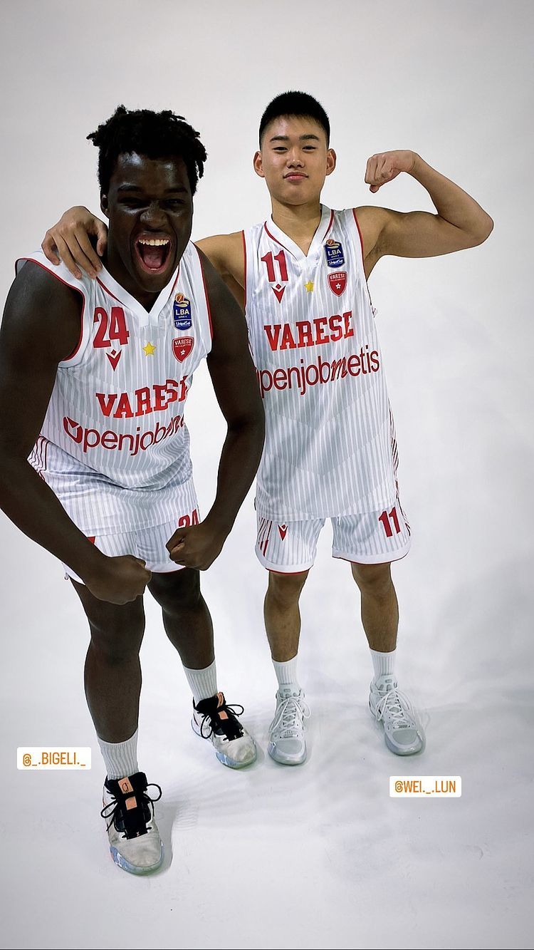 瓦雷泽官方晒出拍摄定妆照花絮照,中国小将赵维伦出镜