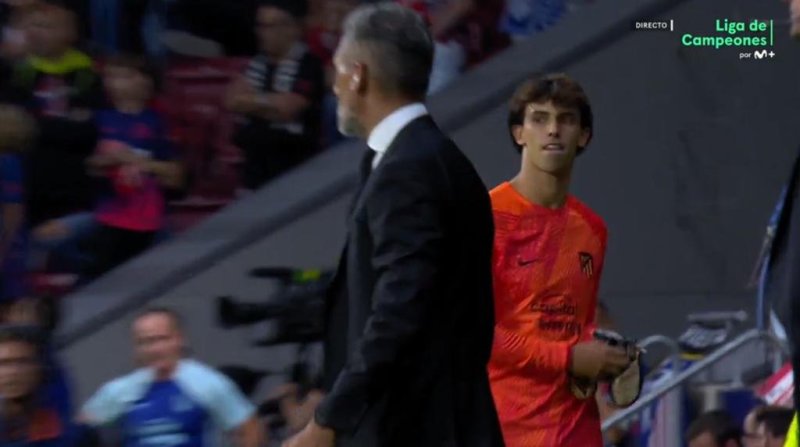 西蒙尼未换上费利克斯,费利克斯怒摔背心+点赞离队推特