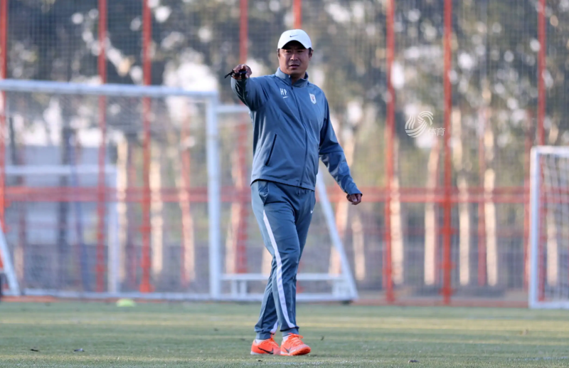 韩鹏谈青训:带队类似于教书育人,要做球星先做人