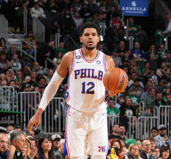 施罗德12投3中仅得8分 哈登7投2中27分