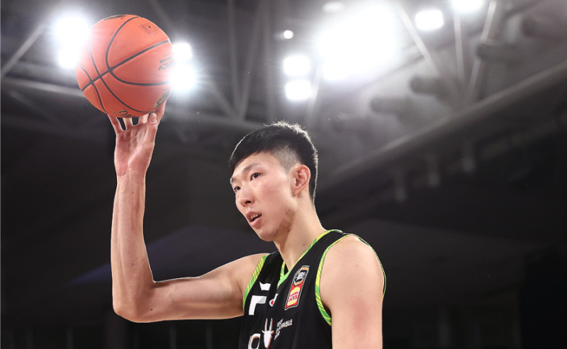 澳洲nbl联赛:凤凰上半场领先破坏者,周琦8分5篮板