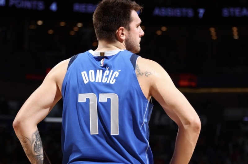 威少和东契奇 东契奇打过几次季后赛