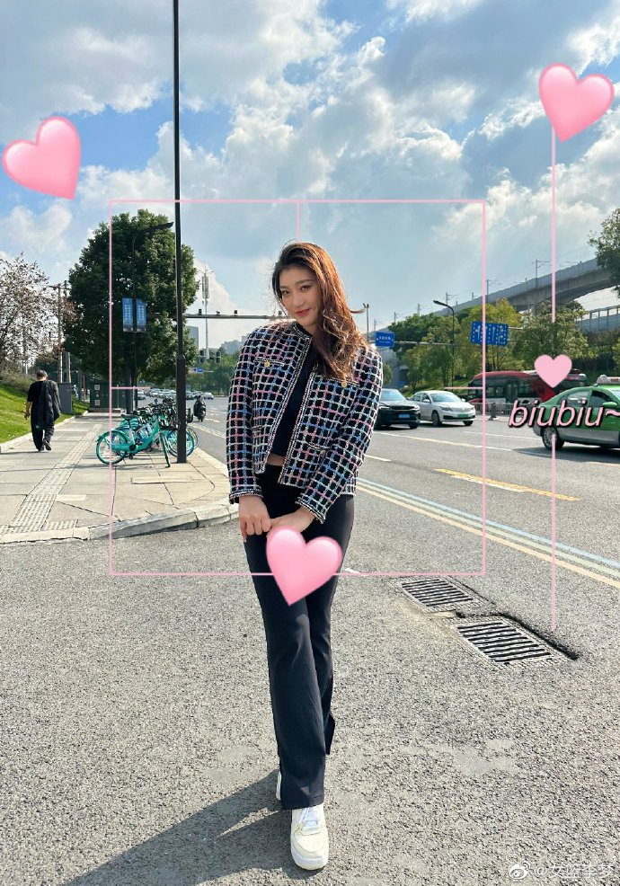 新鲜出炉美照!李梦晒生活照:努力训练,认真生活