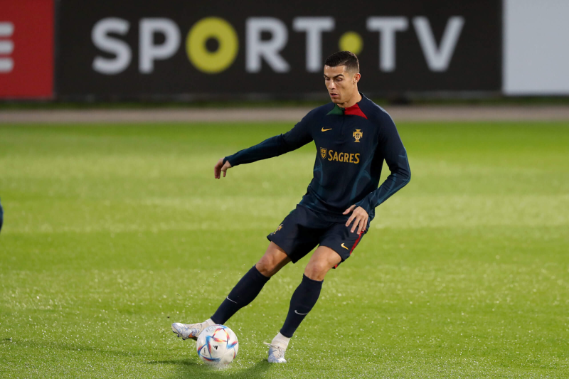 ta:曼联接受批评在翻新基地;c罗不太愿意放弃薪水自由离队