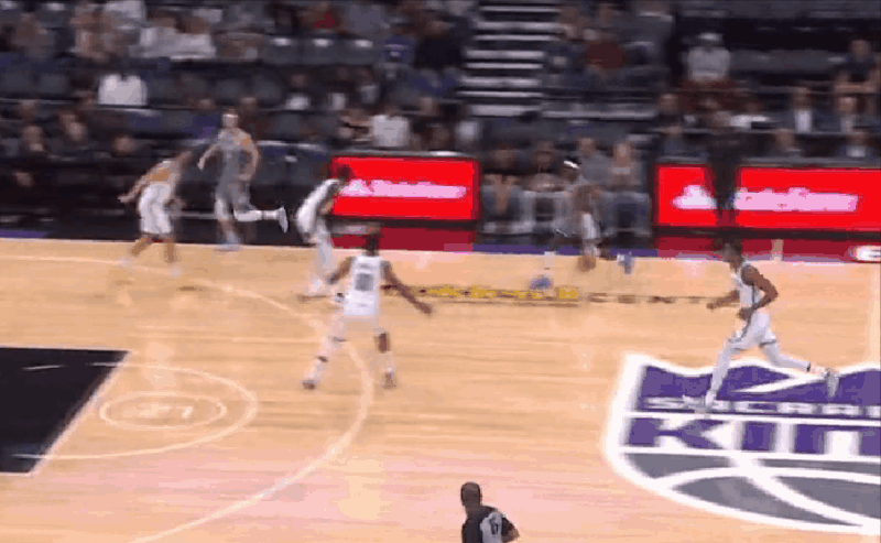 奇兵天降!戴维斯强顶防守在身体失衡的情况下出手打板命中